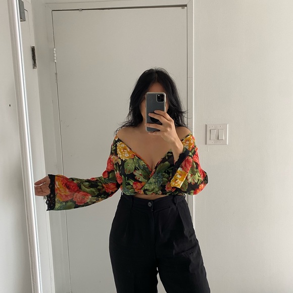 🛍️FORVER 21 TOP WORN ONCE - Picture 4 of 6